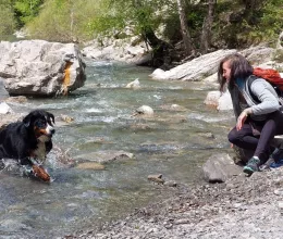 La baignade, un des instants favoris d'Avae lors des randonnées